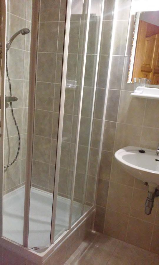 Janosi Vendeghaz Hotel Tiszafured Ngoại thất bức ảnh